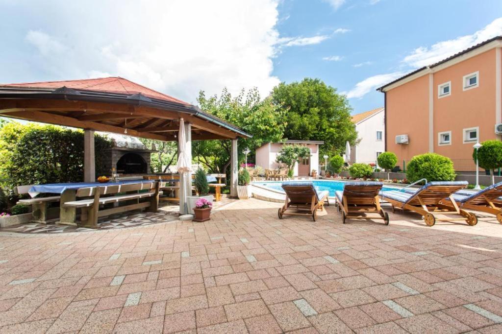 Apartman 1 Paola Krk Town Exterior foto